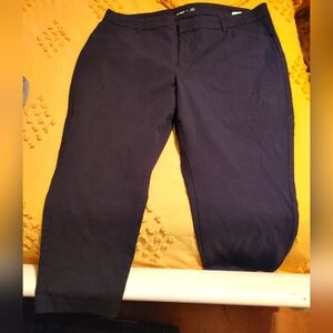 Old Navy Pixie Pant 24